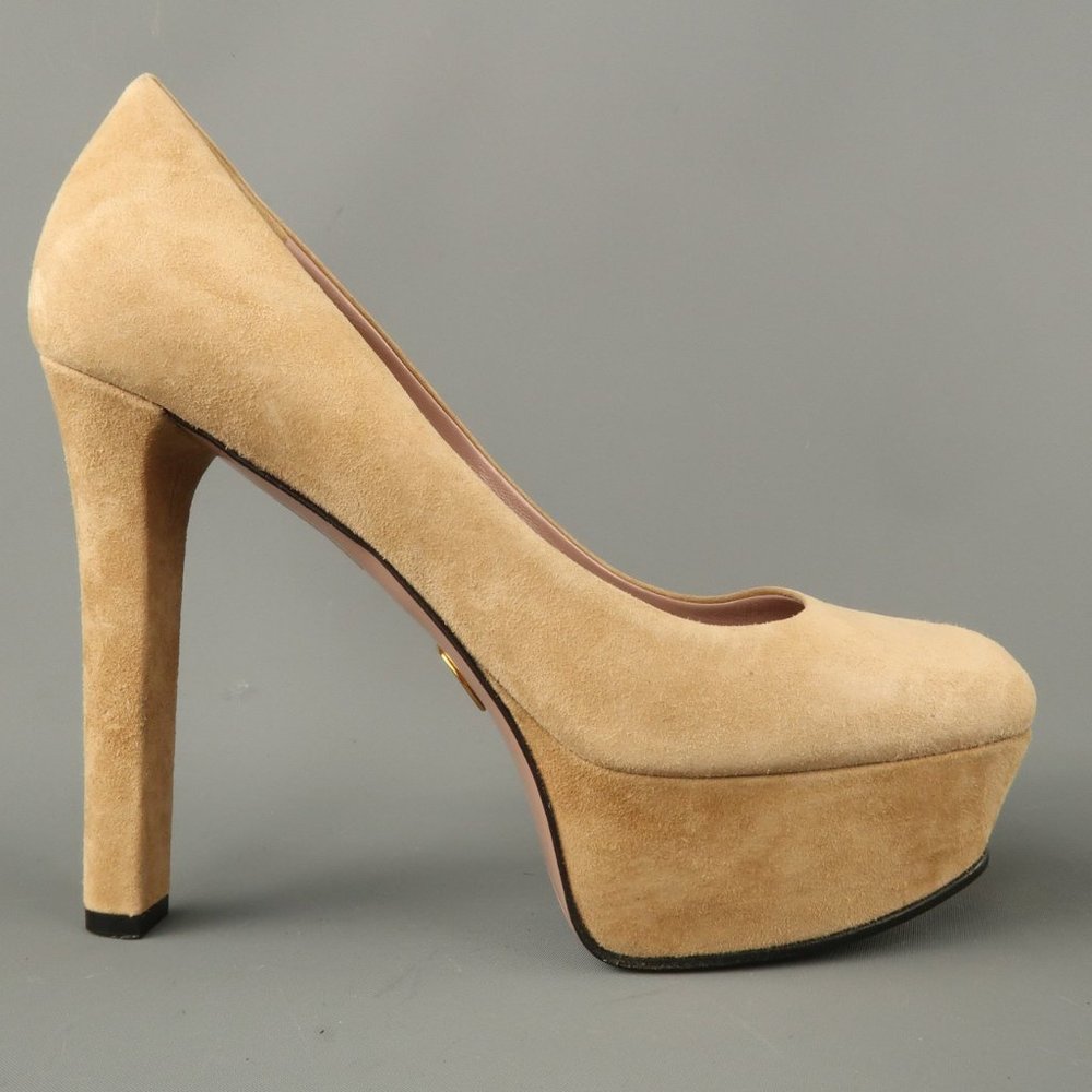 Gucci Suede Heels / Pumps